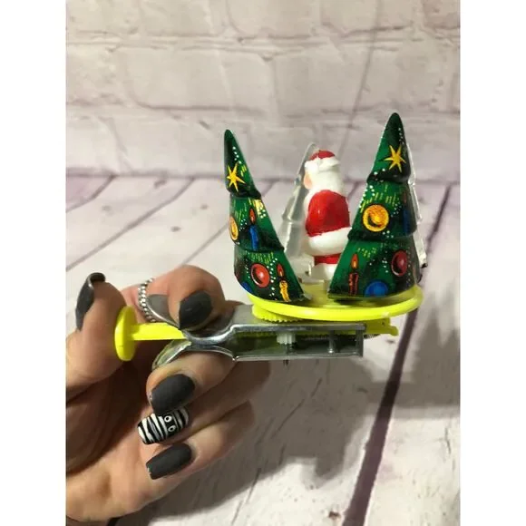 4 1/2 x 3 1/2 vintage Christmas fidget spinner collectors S1 - Picture 3 of 7